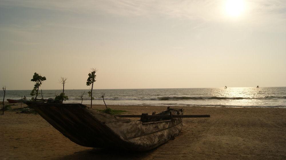 Hotel The Cove Negombo Exterior foto