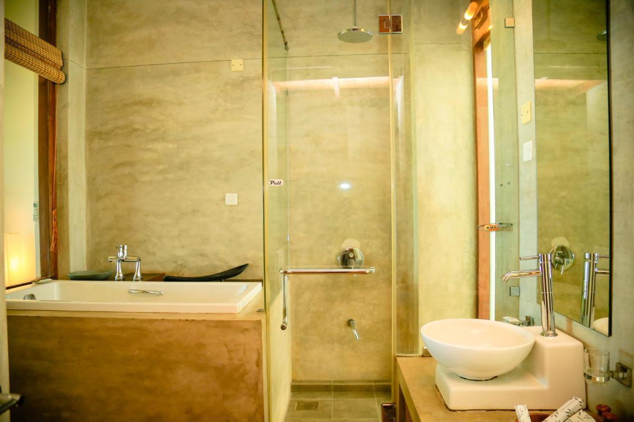 Hotel The Cove Negombo Exterior foto